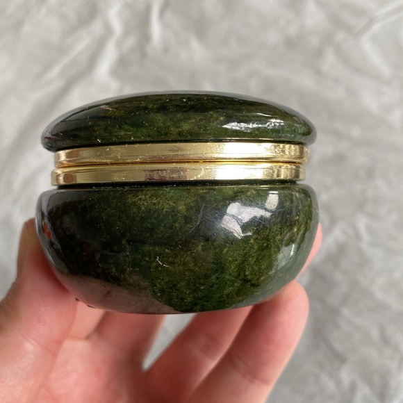 Vintage Italian Genuine Hand Carved Emerald Green Alabaster Box - Picture 4 of 11